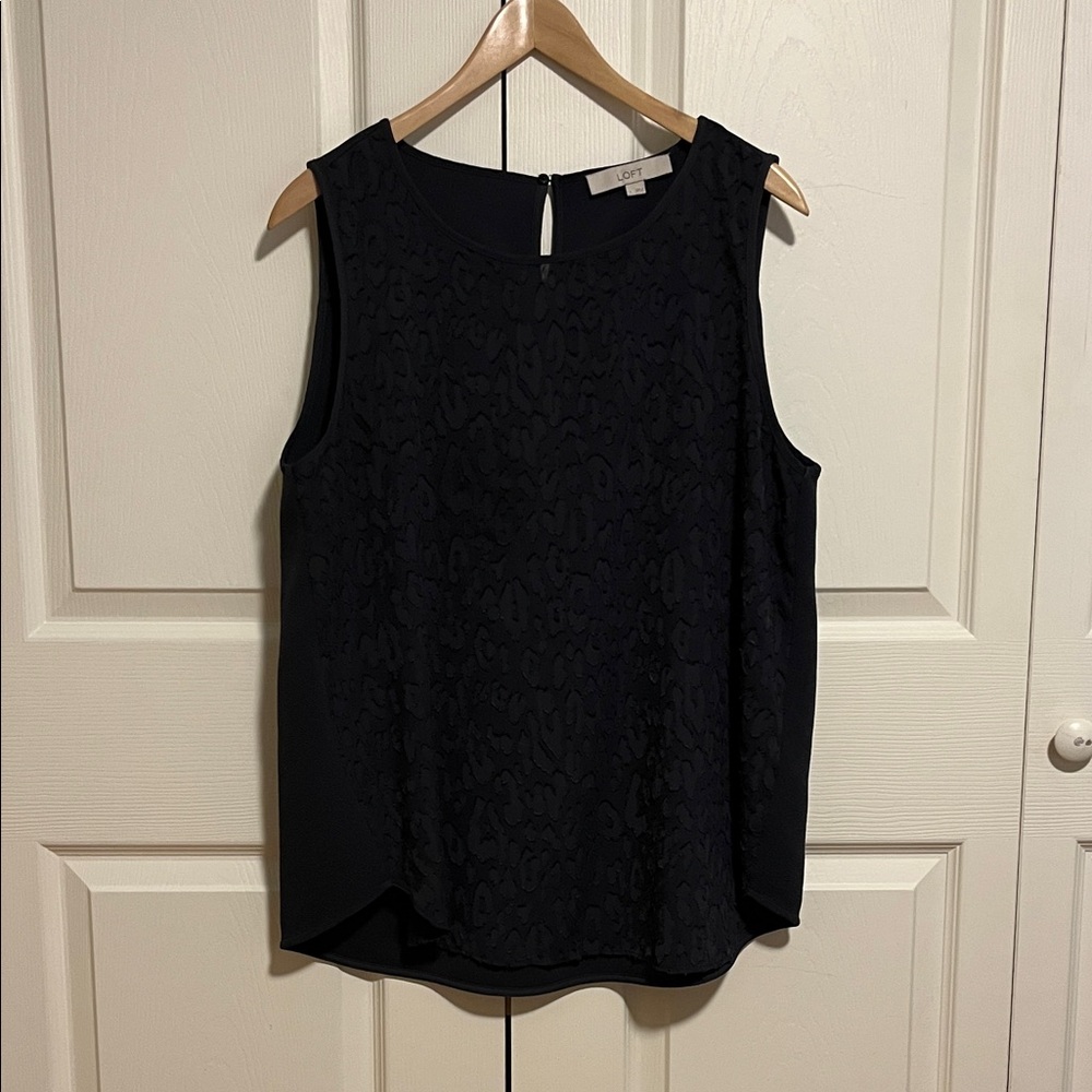 LOFT, charcoal grey, size large, Textured Sleeveless Blouse